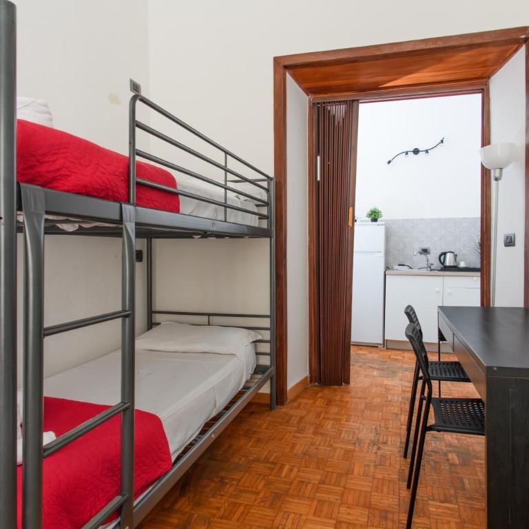 Inside Chiaia Rooms - Camera Familiare Deluxe - 17