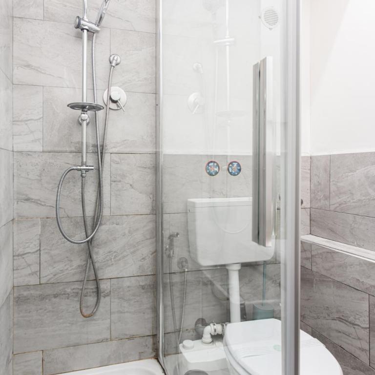 Inside Chiaia Rooms - Camera Familiare Superior - 11