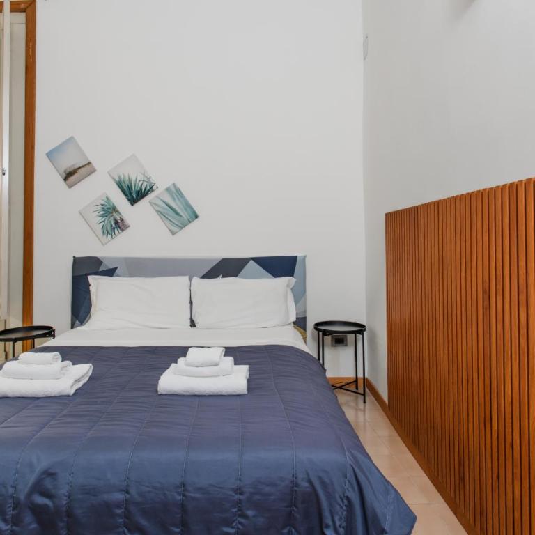 Inside Chiaia Rooms - Camera Familiare - 8