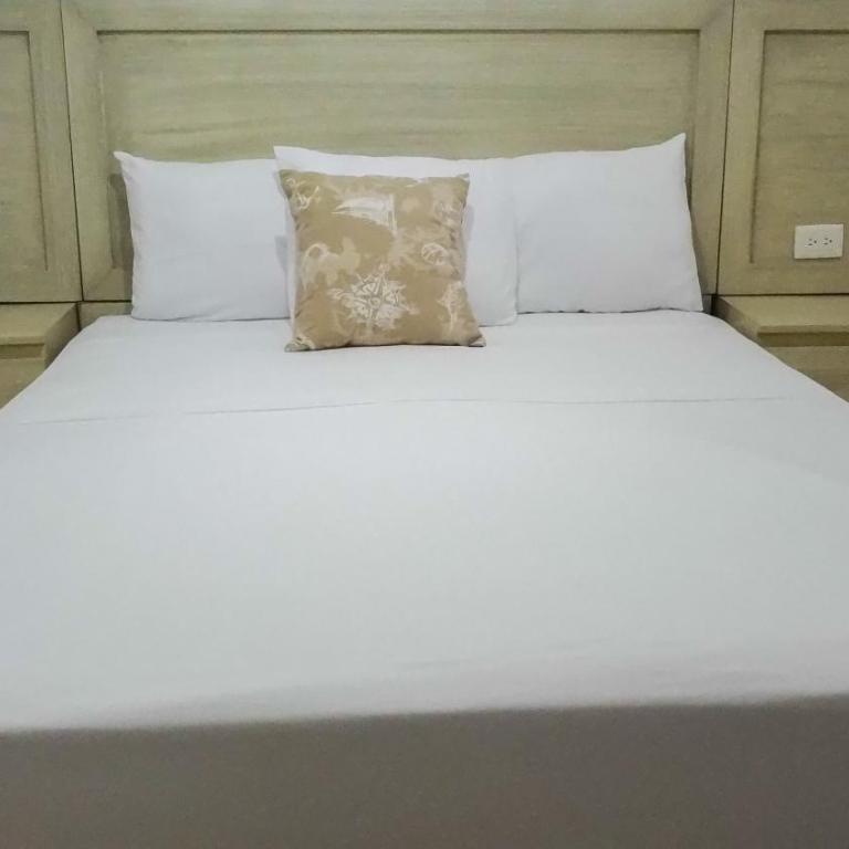 Rustic Hotel Isla Mujeres - Deluxe Queen Room - 4