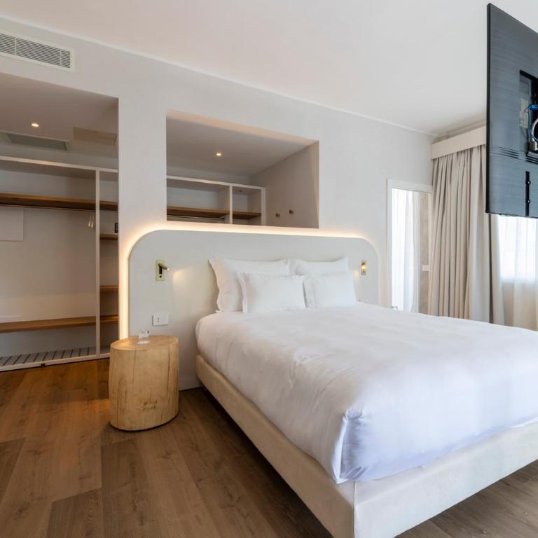 Hi Hotels Sirmione - Lakeview Pool - Suite Queen con Vasca Idromassaggio - 7
