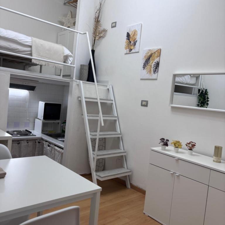 Golden Suite - un piccolo loft nel cuore di Roma - Casa con 1 Camera da Letto - 9