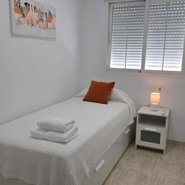 Casa Puerta Roquetas - Three-Bedroom Premium Apartment - 13