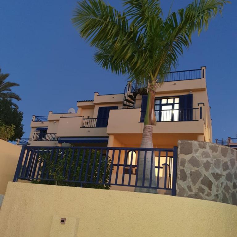Golf and Beach Retreat in Maspalomas - Two-Bedroom House - 24