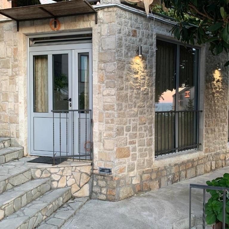 Reževići Apartments - Studio Apartment with Sea View - 4