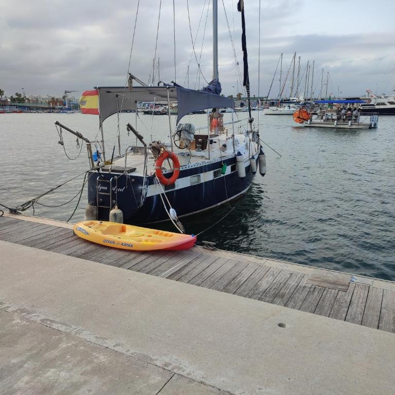 Romantic sailboat - Mobile Home - 22