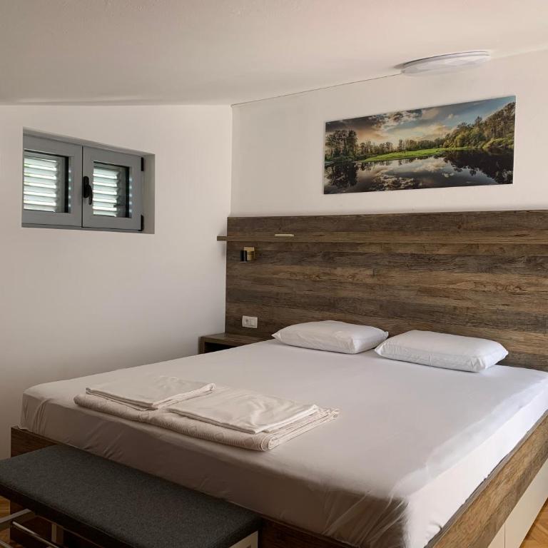 Reževići Apartments - Two-Bedroom Apartment with Terrace and Sea View - 3