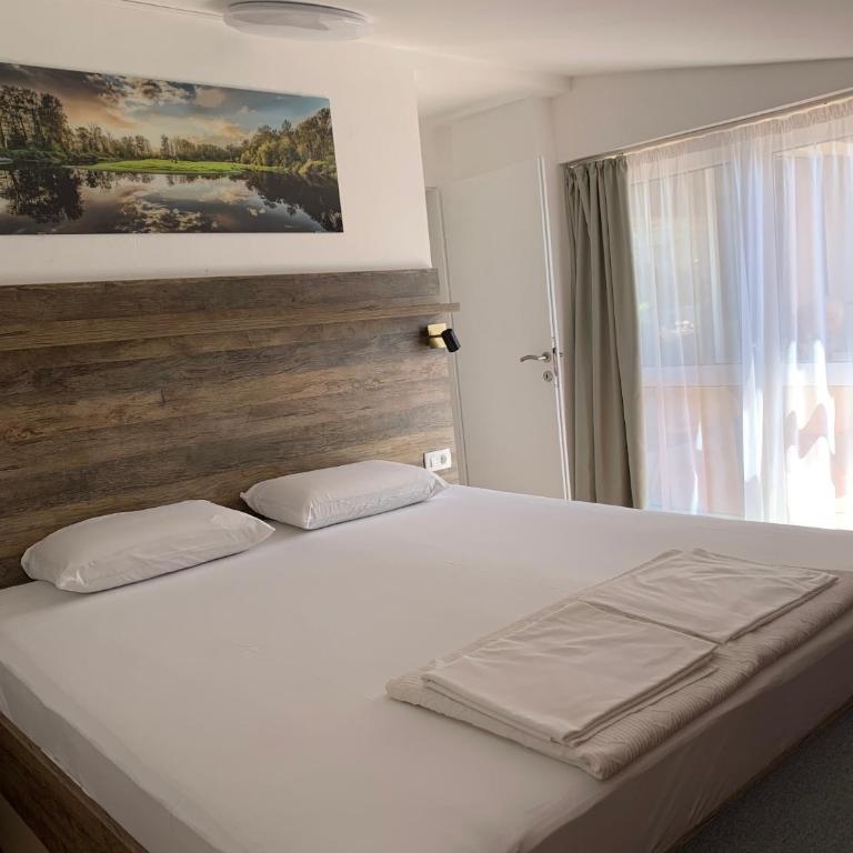 Reževići Apartments - Two-Bedroom Apartment with Terrace and Sea View - 2