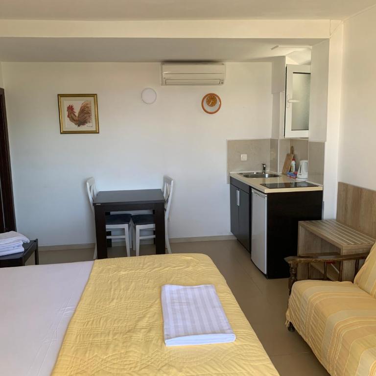 Reževići Apartments - Studio with Sea View (2 Adults) - 2