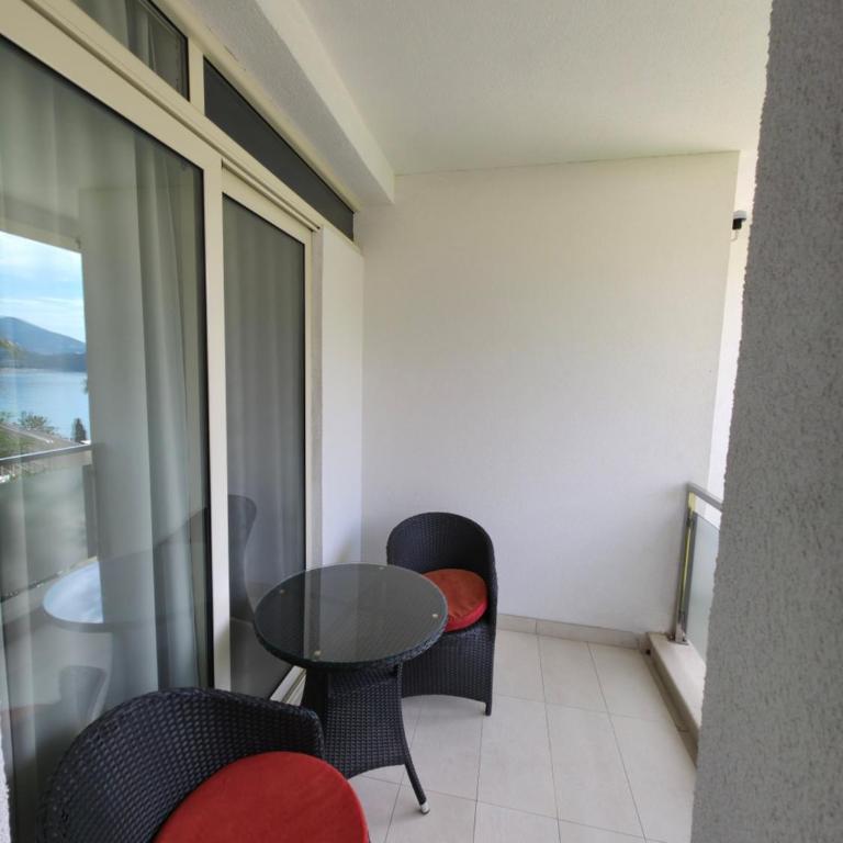 Meridian Hotel - Dvokrevetna Soba sa Bračnim Krevetom i Terasom - 10