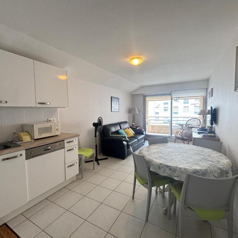 Appartement central avec garage à 2 min de la plage, balcon, wifi, proche commerces - FR-1-197-188 - Appartamento (5 Adulti) - 1