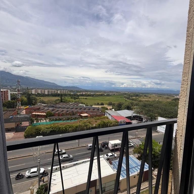 Apto Premium Ibagué lujoso, moderno y bien ubicado - Three-Bedroom Apartment - 21