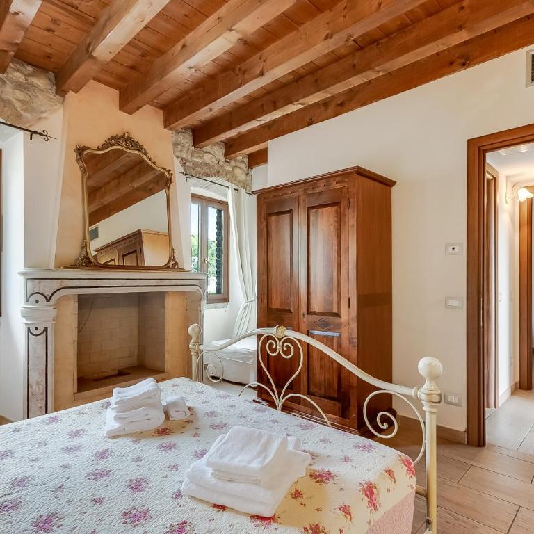 Agriturismo Cascina Crocelle - Lake View and Heated Pool - Two-bedroom apartment with Shared Garden - 17