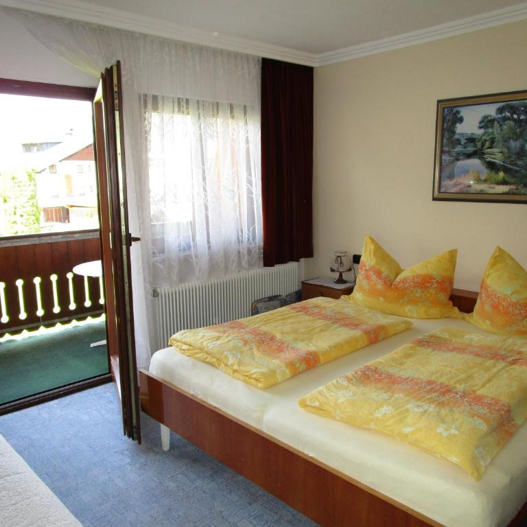 Gästehaus Sams - Doppelzimmer mit Balkon - 9