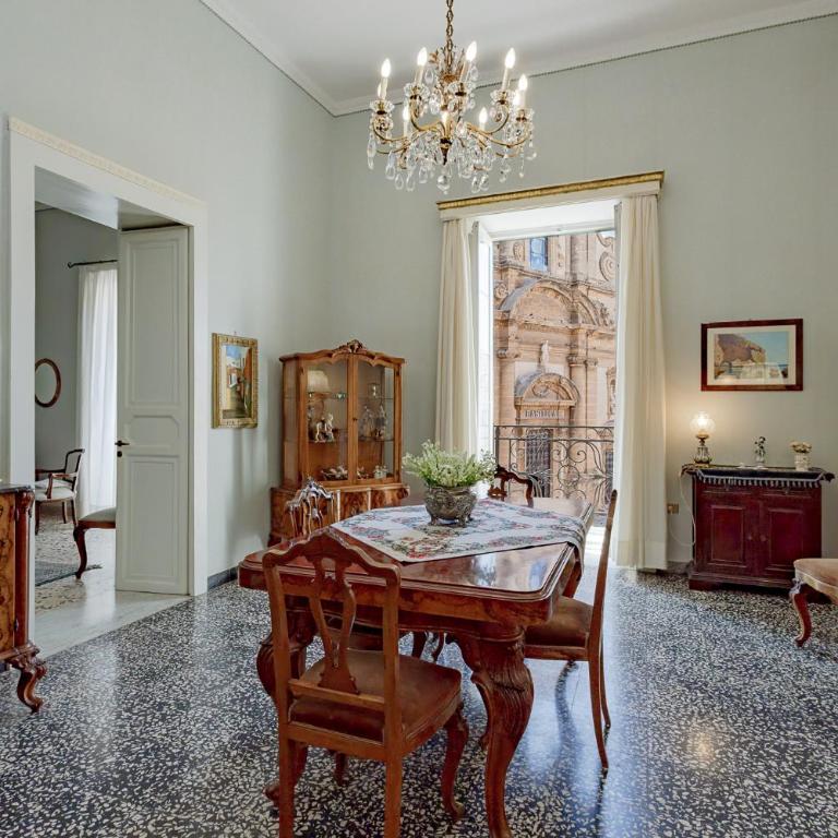 Bacío del Sole by Biddizzi Rari - Prestigiosa Dimora Storica con Affacci sul Duomo - Three-Bedroom Apartment with Balcony - 3