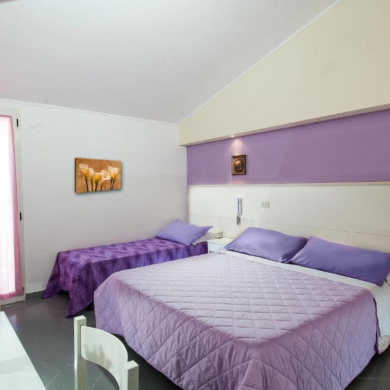 Hotel Cheri - Camera Tripla - 3