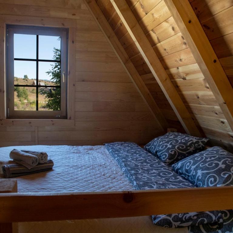 Wolf Apex - One-Bedroom House - 3