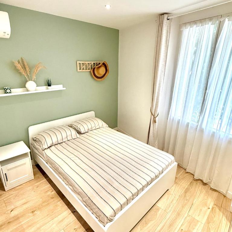 "Le Nid Douillet" 6 personnes de 60m2 au coeur de ville avec terrasse, parking gratuit - Two-Bedroom Apartment - 6