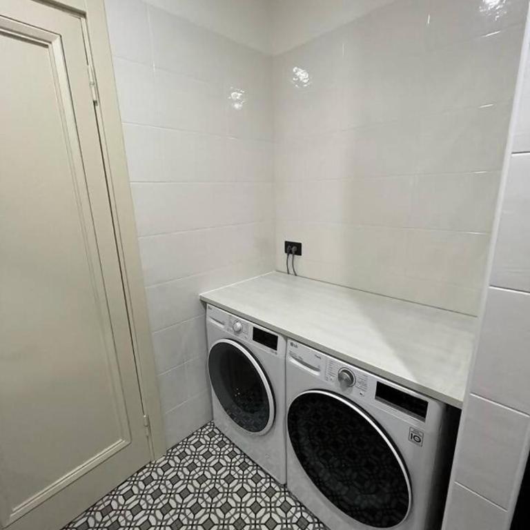 Appartamento di lusso con 3 camere da letto - Three-Bedroom Apartment - 11