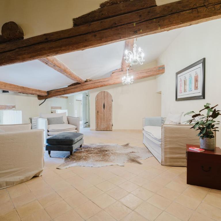Château Saint Perret - Chambre Lit King-Size - Vue sur Jardin - 1