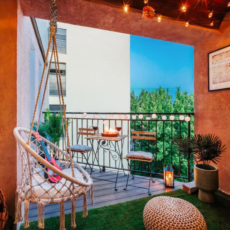 Heart Strings with Terrace 290 Mbps Old Town - Three-Bedroom Apartment with Balcony - 37
