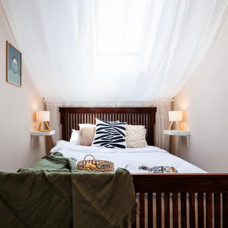 Heart Strings with Terrace 290 Mbps Old Town - Three-Bedroom Apartment with Balcony - 45