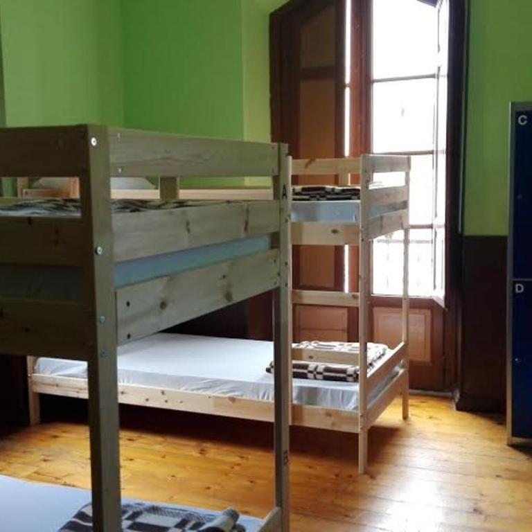 Albergue La Casona Del Peregrino - Bed in 4-Bed Mixed Dormitory Room - 1