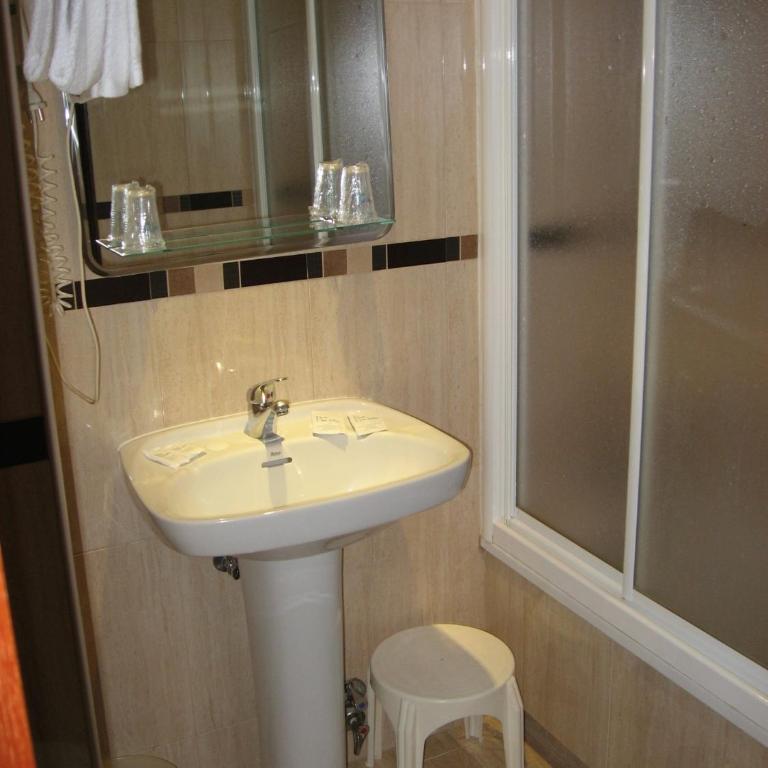 Hostal Maria Cristina - Habitación Triple - 5