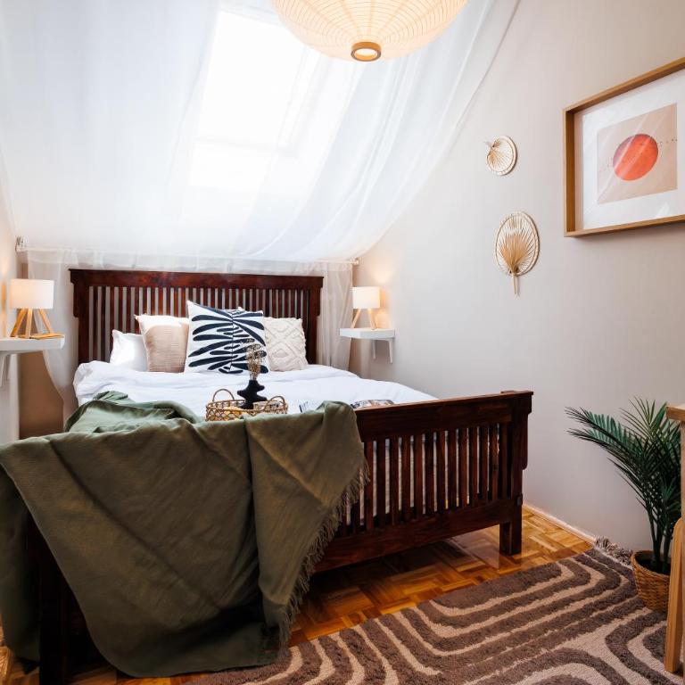 Heart Strings with Terrace 290 Mbps Old Town - Three-Bedroom Apartment with Balcony - 14