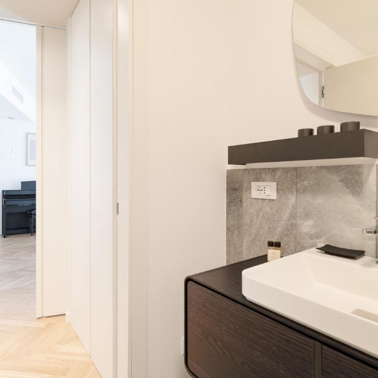 Porta Venezia - Castaldi - Repubblica Trilocale di Lusso - Appartamento con 2 Camere da Letto - 21
