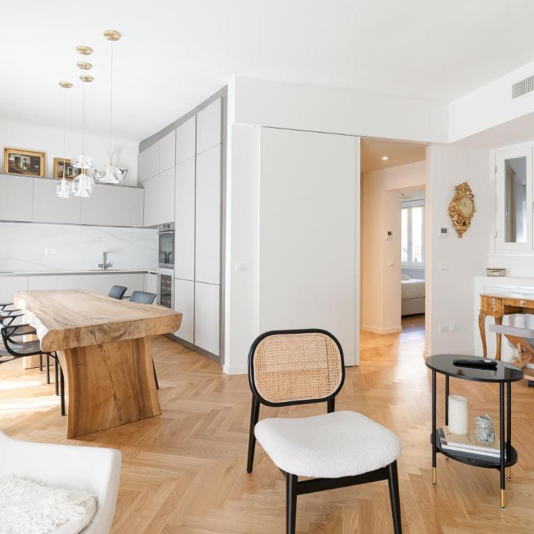 Porta Venezia - Castaldi - Repubblica Trilocale di Lusso - Appartamento con 2 Camere da Letto - 1