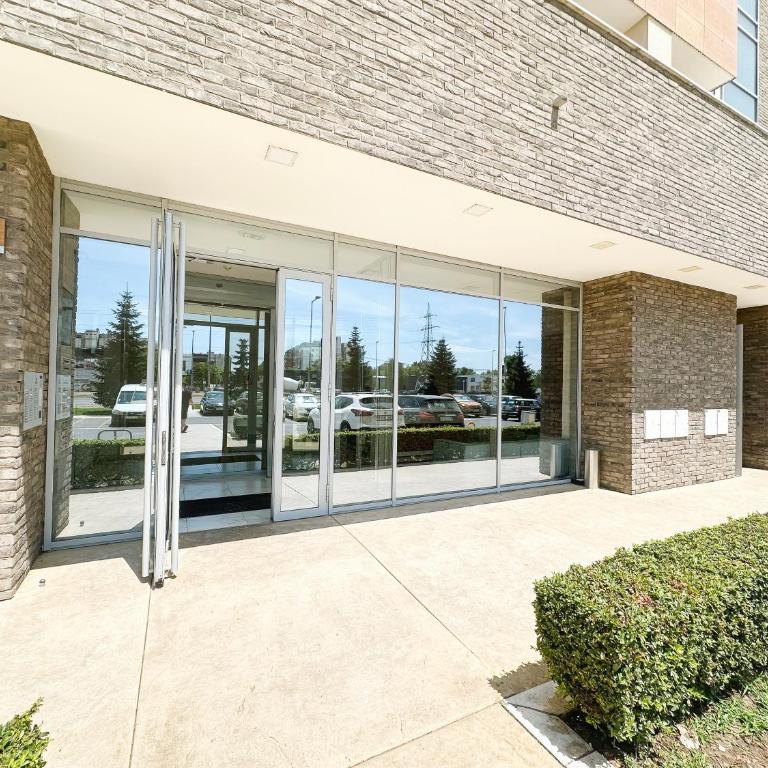 S A R A Lux - Studio - 6