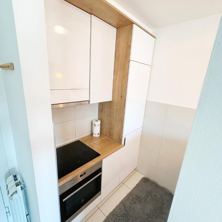 S A R A Lux - Studio - 11