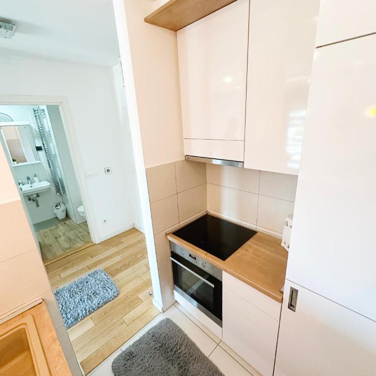 S A R A Lux - Studio - 8