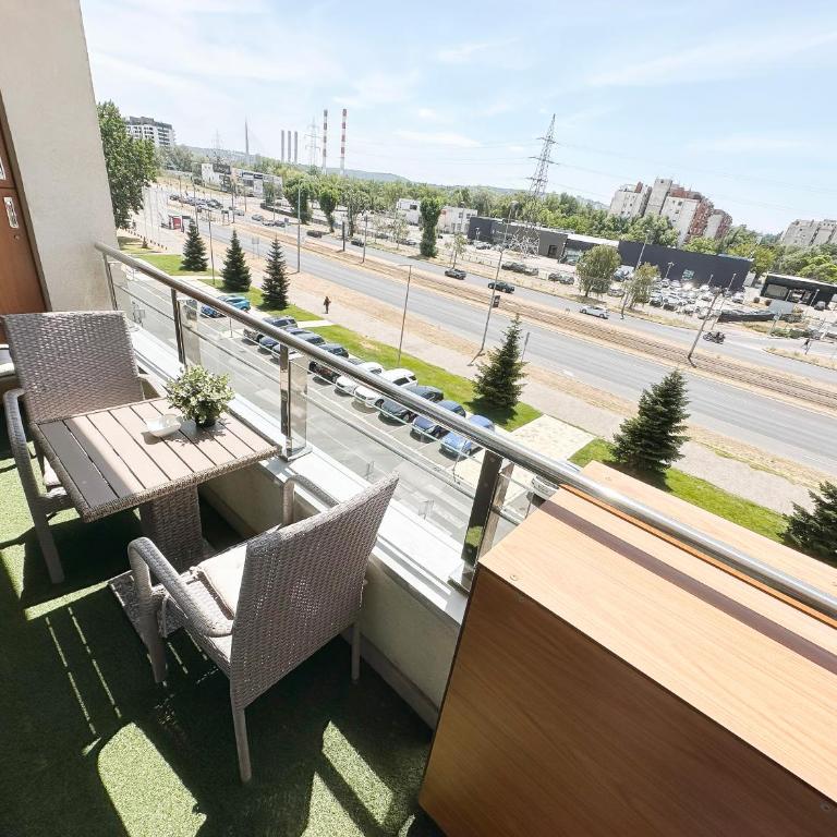 S A R A Lux - Studio - 2