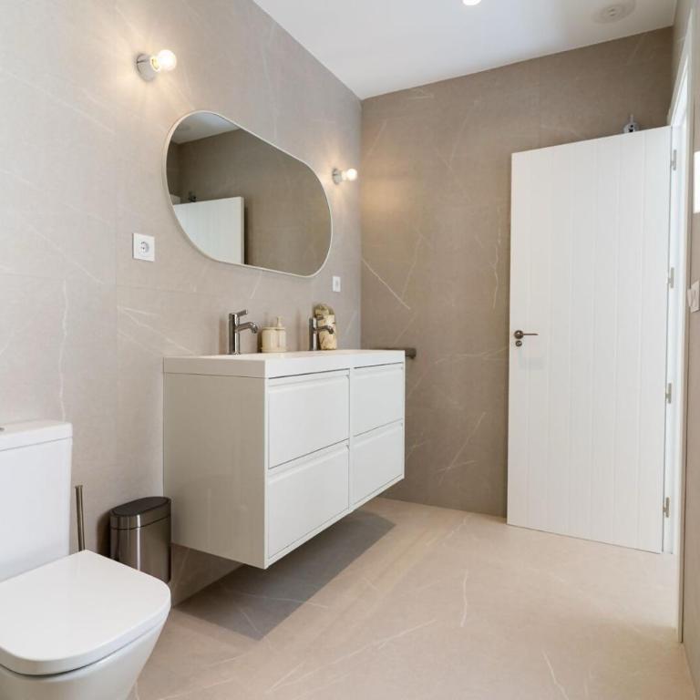 Braceli Beach Resort Top Floor - rentafive - Apartamento - 13