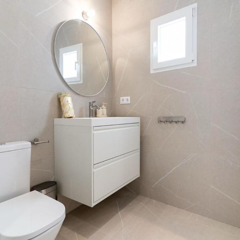 Braceli Beach Resort Top Floor - rentafive - Apartamento - 19