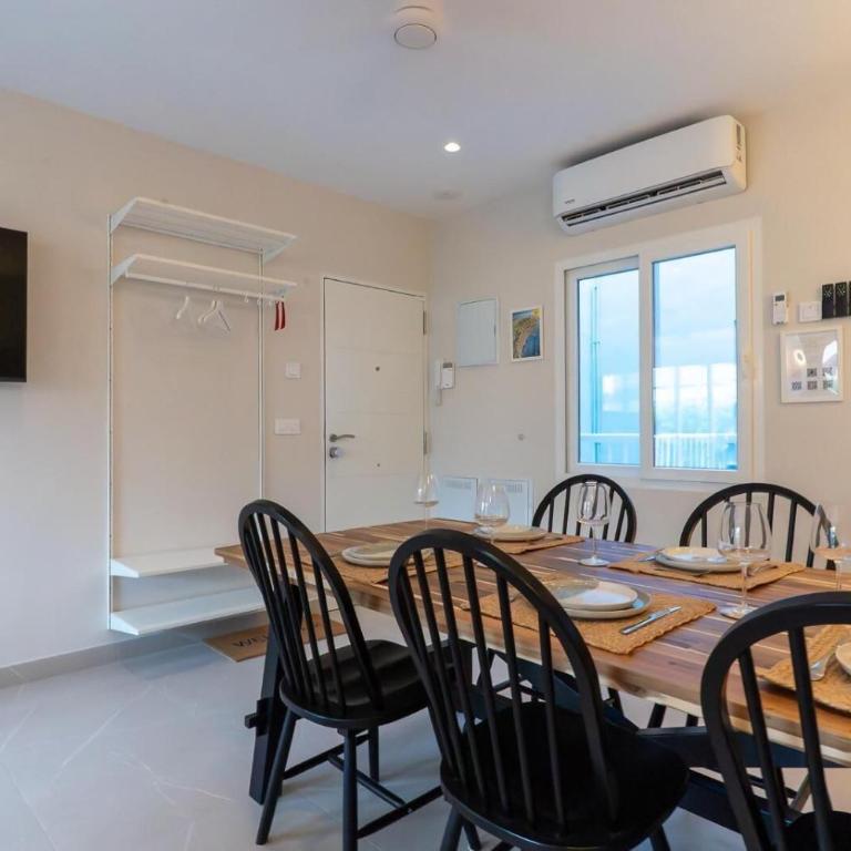 Braceli Beach Resort Top Floor - rentafive - Apartamento - 34