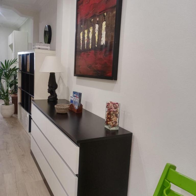 Casco Viejo, tranquilo, reformado, Bilbao a pie - Apartamento de 1 Dormitorio con balcón y vistas a la ciudad - 11