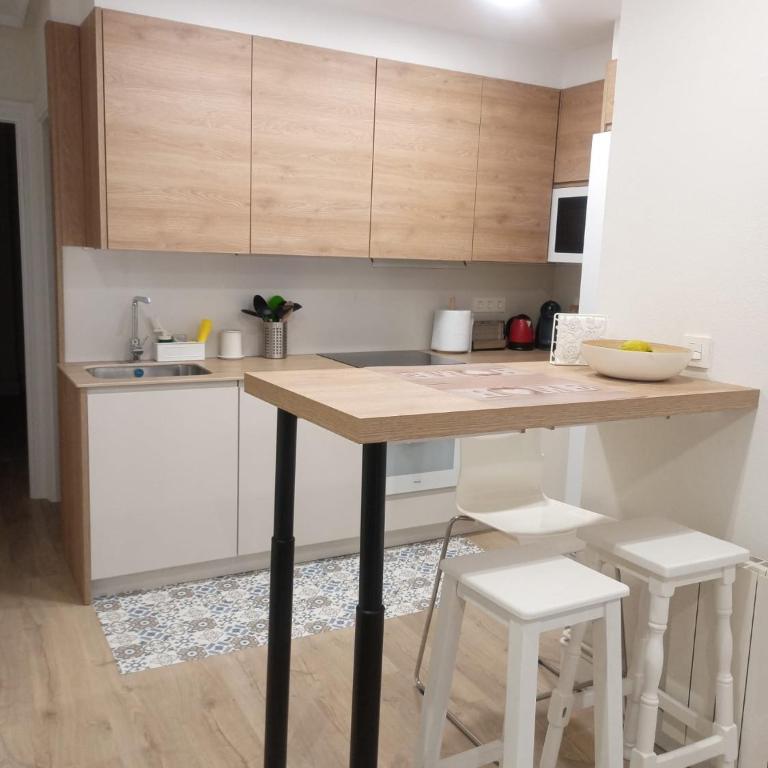 Casco Viejo, tranquilo, reformado, Bilbao a pie - Apartamento de 1 Dormitorio con balcón y vistas a la ciudad - 29