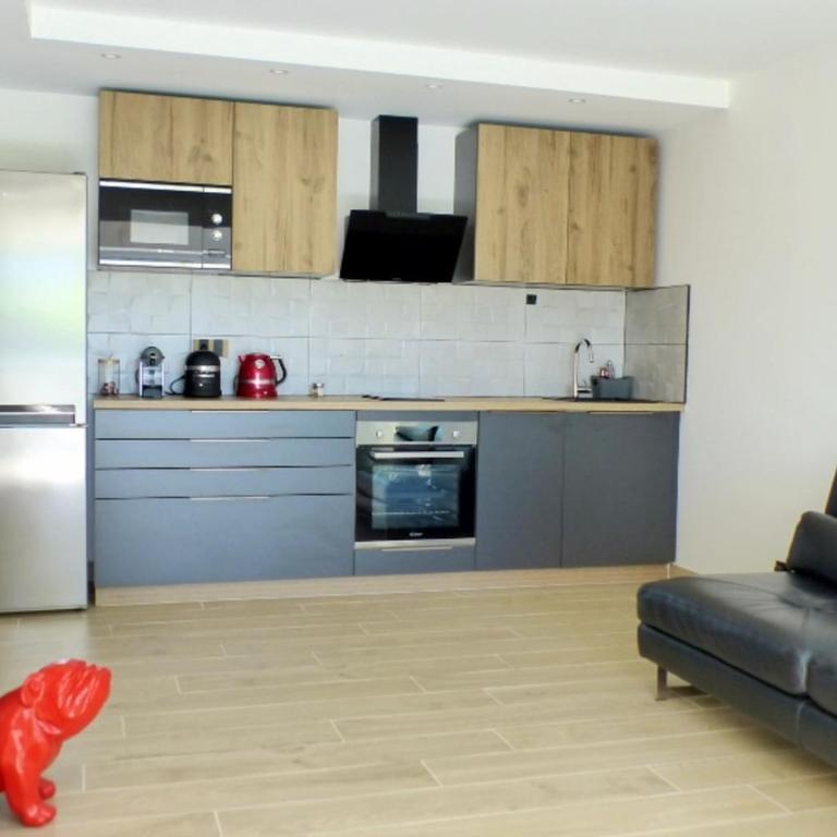 Apartment with garden 200 m from the beach - Apartment - 1