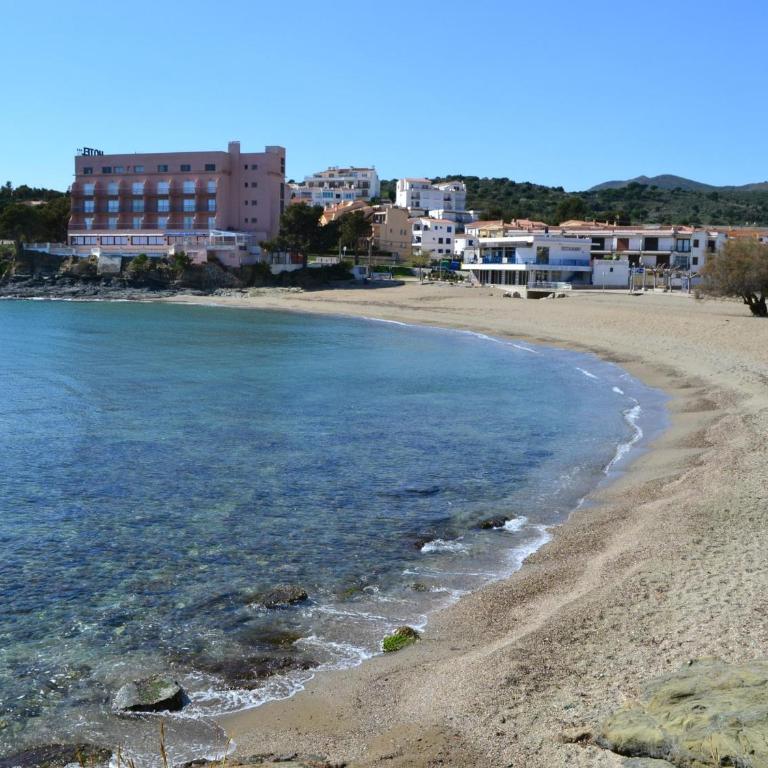 Apartamento familiar en Llançà cerca de la playa de Grifeu, 2 habitaciones y parking - ES-170-76 - Apartamento - 17