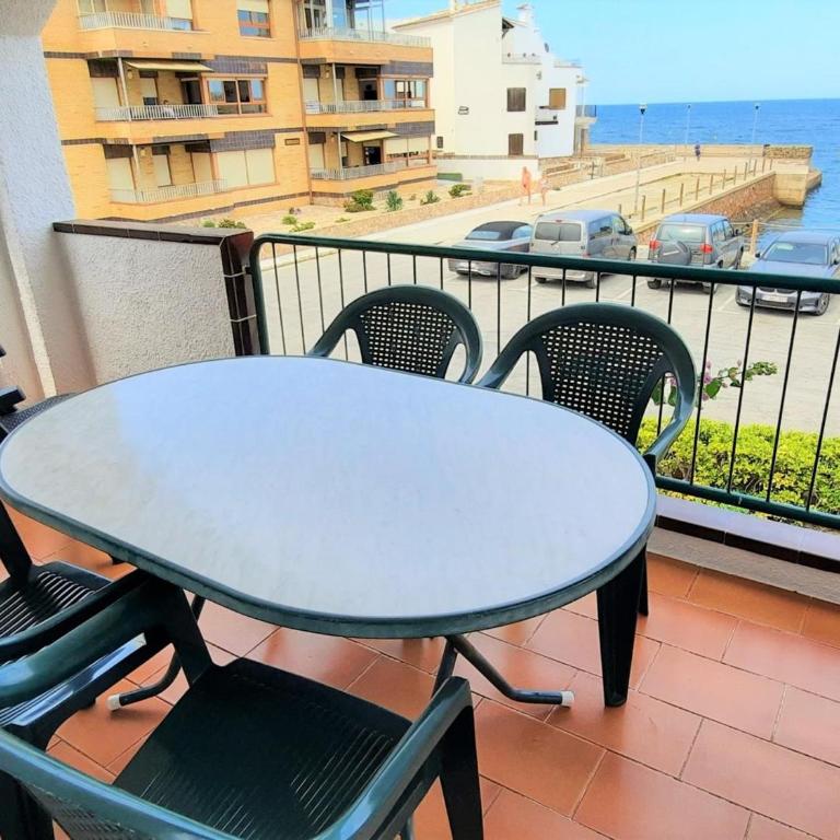 Apartamento Excelente en Primera Línea de Mar en Sant Carles, Llançà - ES-170-73 - Apartamento - 4