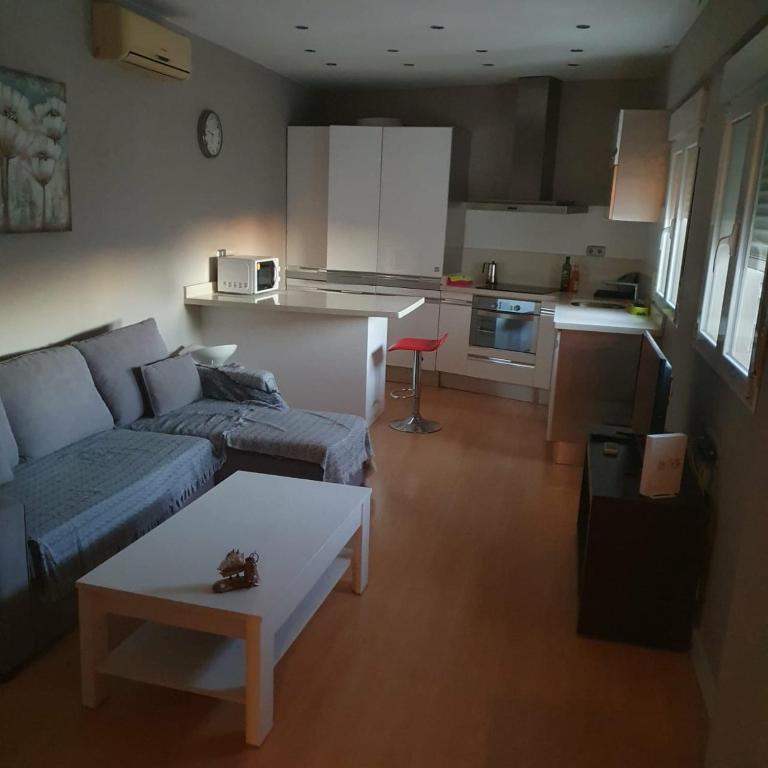 Calle Juan Lirola - Apartamento de 2 dormitorios - 3
