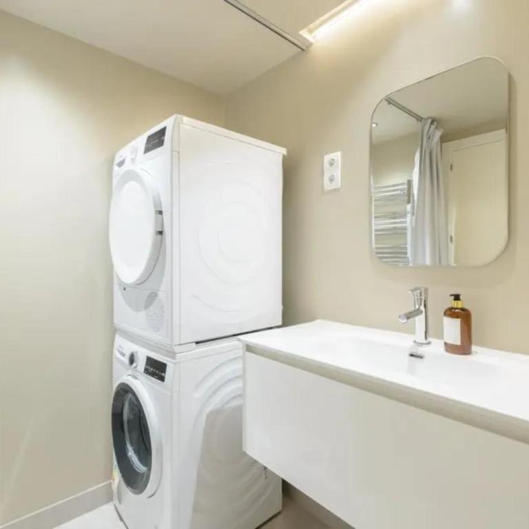 Victoria Chic Suites 06 - Two-Bedroom Apartment - 6