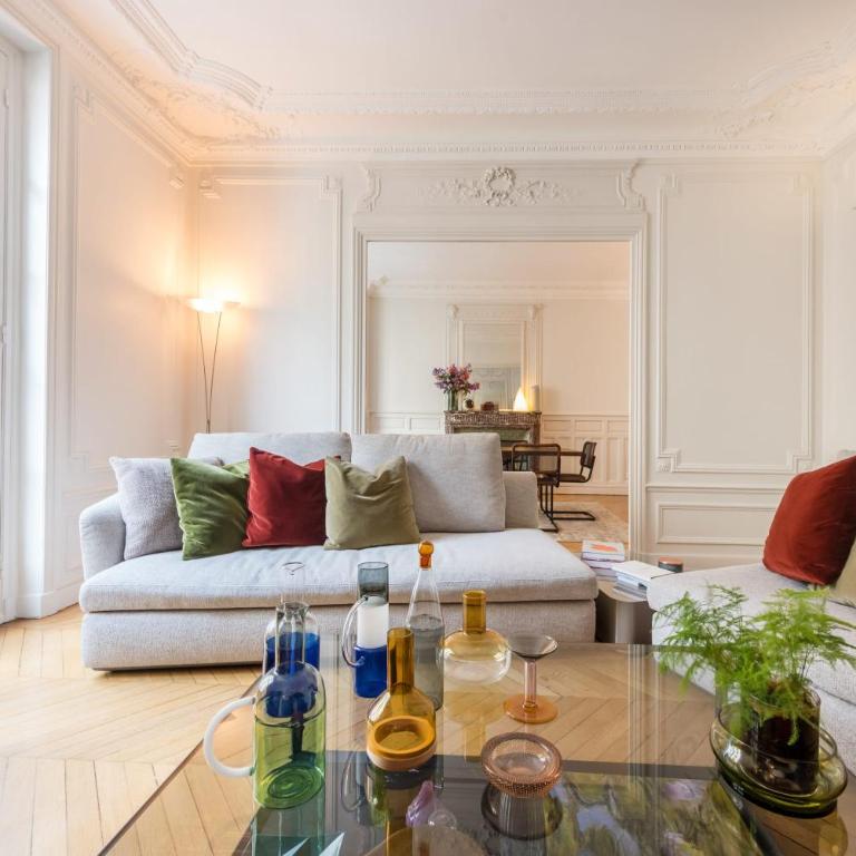 Four Saint Germain - Elegant & Spacious 3 BDR Apartment in the Heart of Saint Germain - Appartement - 1
