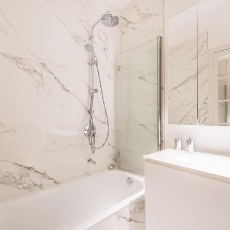 Four Saint Germain - Elegant & Spacious 3 BDR Apartment in the Heart of Saint Germain - Appartement - 12