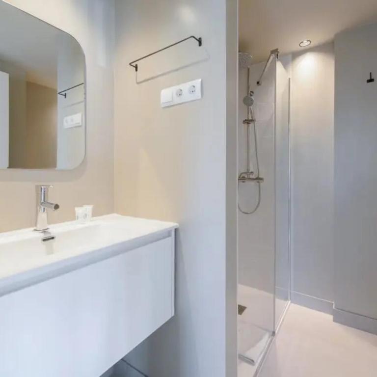 Victoria Chic Suites 04 - One-Bedroom Apartment - 26