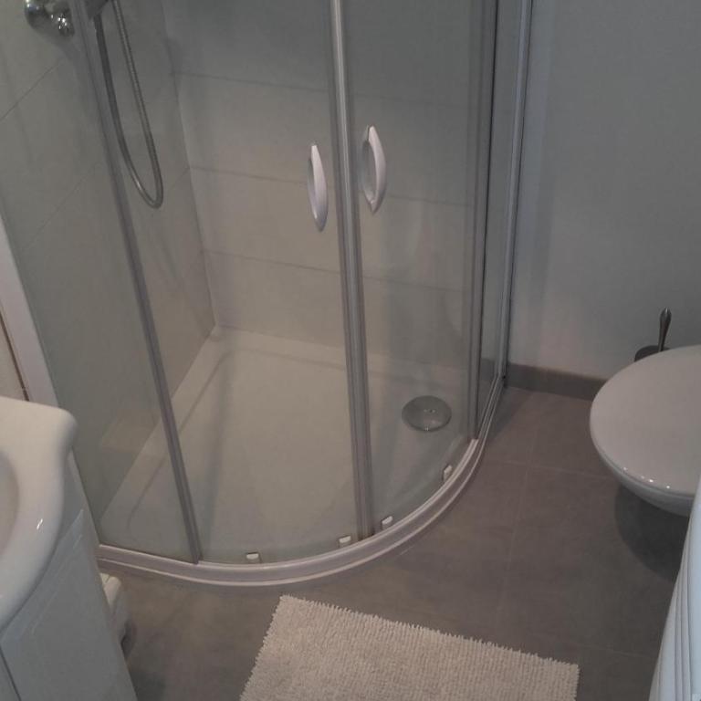 studio tout confort dans petit jardin calme - Appartement 1 Chambre - 2
