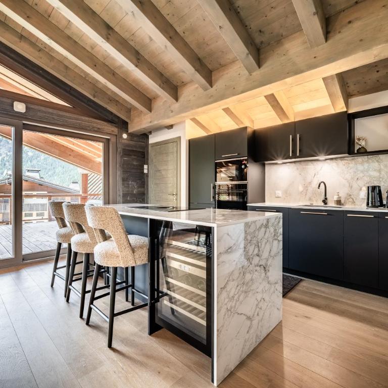 Apartment Nightfall Châtel - by EMERALD STAY - Four-Bedroom Apartment - 4